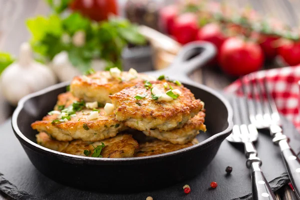 Meat cutlets with garlic — Stock Photo, Image