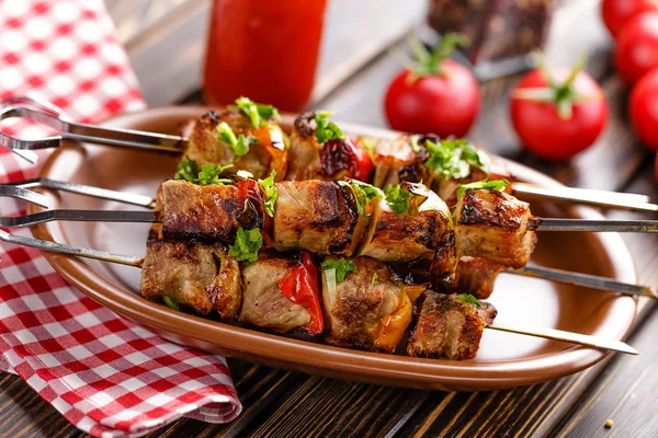 Shish kebab op spiesen — Stockfoto