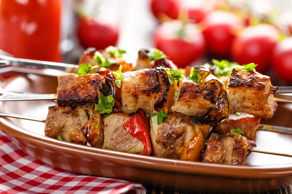 Shish kebab op spiesen — Stockfoto