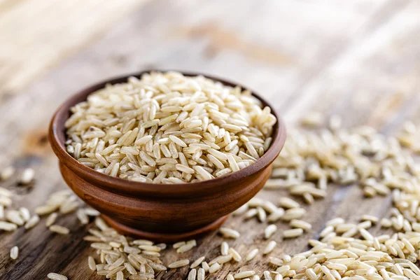 Arroz integral en un tazón — Foto de Stock