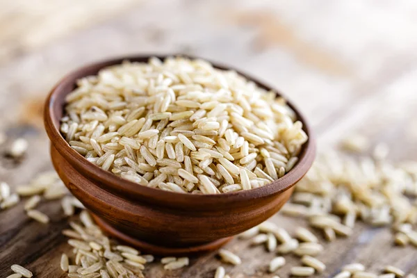 Arroz integral en un tazón —  Fotos de Stock