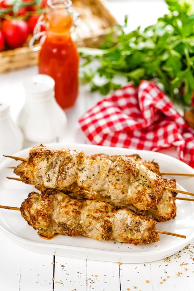 Shish kebab sur les brochettes — Photo