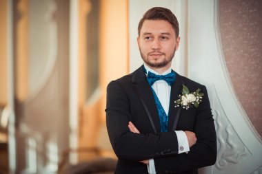 Damat Düğün için hazırlanıyor