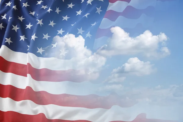 Amerikansk flag i himlen - Stock-foto