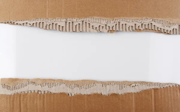 Разорванный гофрированный картон — стоковое фото