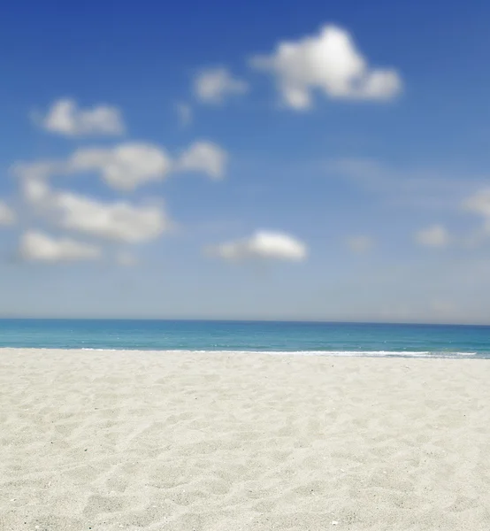 Playa de arena y cielo — Foto de Stock
