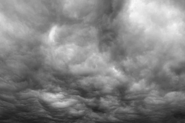 Nuvens de tempestade cinza — Fotografia de Stock