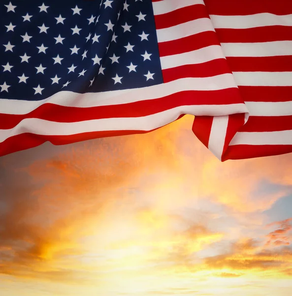 Drapeau Américain Dans Ciel Ensoleillé — Photo