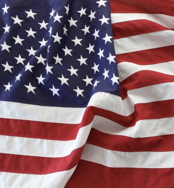 Dalgalanan Amerikan bayrağının yakın çekimi