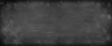 Tahta arka planda tebeşir temizlendi