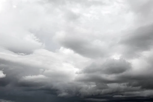 Graue Wolken Himmel — Stockfoto