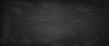 Tahta arka planda tebeşir temizlendi