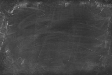 Tahta arka planda tebeşir temizlendi