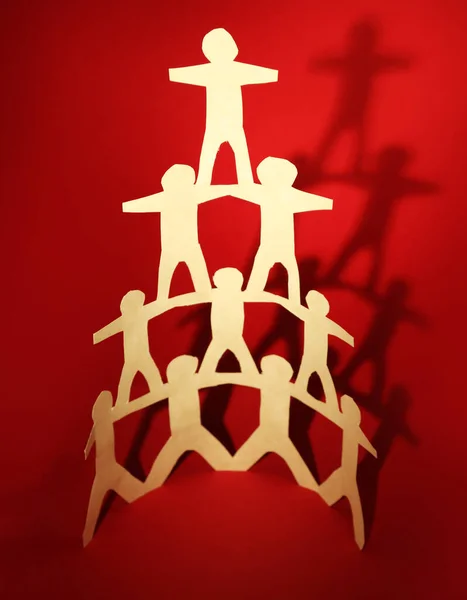 Human Team Pyramid Supporting Each Other — Stock Photo, Image