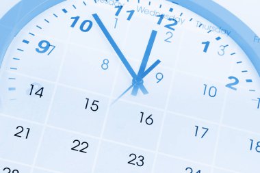 Saat yüzü ve takvim bileşimi