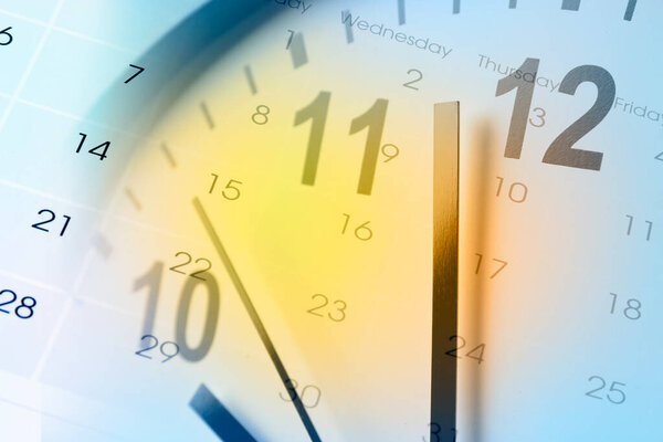 Лицо часов и календарь