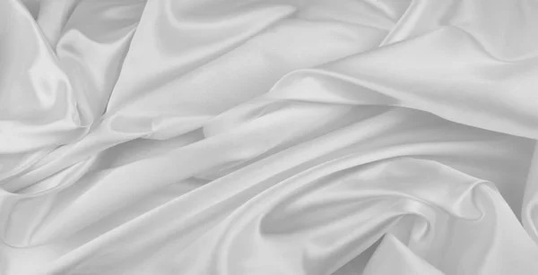 Dalgalanan Beyaz Ipek Kumaş Çizgilerinin Yakın Çekimi — Stok fotoğraf