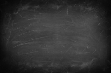 Tahta arka planda tebeşir temizlendi