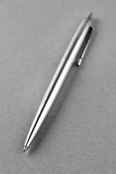 Pen on grey — Stock Photo, Image