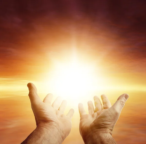 Hands in sky — Stock Photo, Image