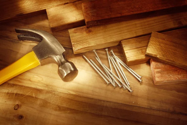 Hamer en nagels — Stockfoto