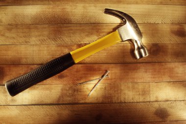 çekiç ve çivi 
