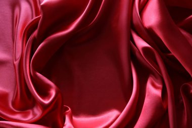 Kırmızı ipek kumaşta dalgalanmalar