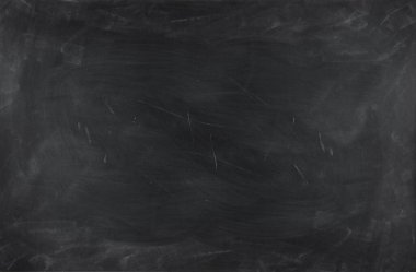 Tahta arka planda tebeşir temizlendi