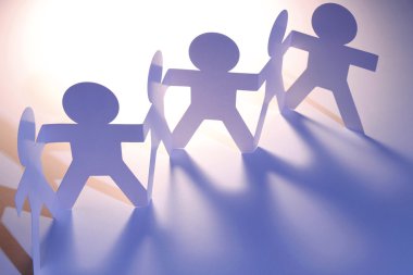 Kağıt zinciri insanlar