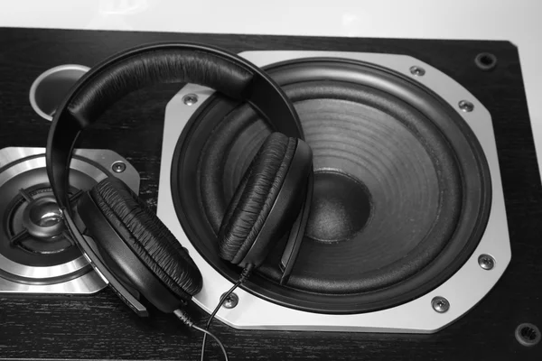 Słuchawki na głośniki — Zdjęcie stockowe