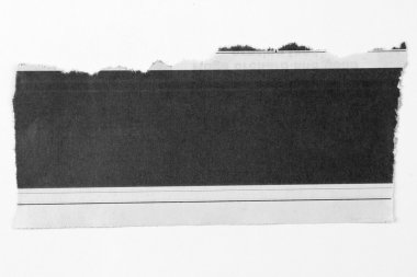 Yırtık kağıt parçası