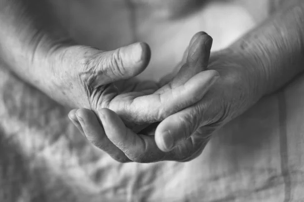Ręce Starszej Osoby Zjednoczone Ręce Starego Człowieka — Zdjęcie stockowe