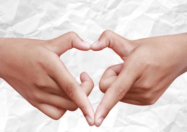 Eller işaretleri sever. Kırışık kağıt üzerinde kopyalanacak çok yer vardır.