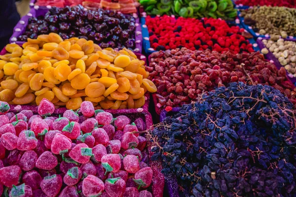 Vue Rapprochée Des Fruits Secs Vendus Sur Marché — Photo