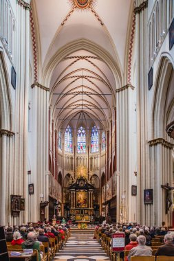 Bruges, Belçika - OCT 19 2019: Katedral İçişleri