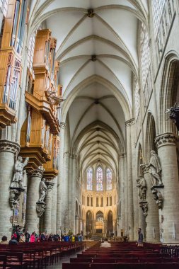 Brüksel, Belçika - OCT 20 2019: St. Michael ve St. Gudula Katedrali