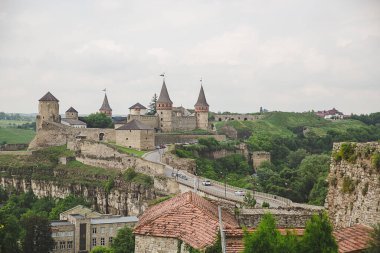 Ukrayna 'daki Ortaçağ Kamianet-Podilskyi Kalesi Panoraması