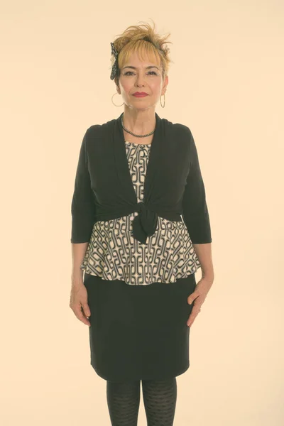 Studio Shot Hermosa Mujer Negocios Asiática Senior Con Pelo Corto —  Fotos de Stock