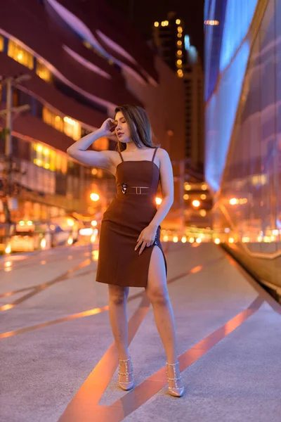 Hermosa Mujer Negocios Asiática Aire Libre Bangkok Tailandia Por Noche — Foto de Stock