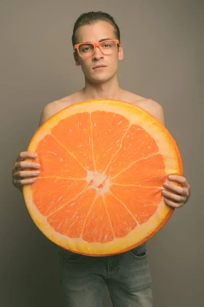 Studio Shot Young Handsome Man Shirtless Gray Background — Stock Photo, Image