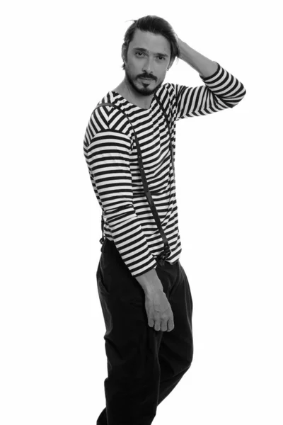 Egy jóképű férfi portréja, fekete-fehérben. — Stock Fotó