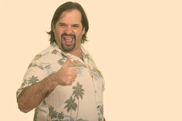 Feliz gorda caucásico hombre sonriendo dando pulgar arriba listo para vacaciones —  Fotos de Stock