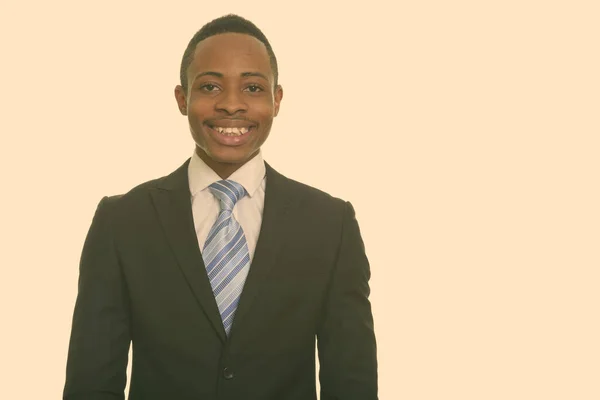 Joven feliz empresario africano sonriendo —  Fotos de Stock