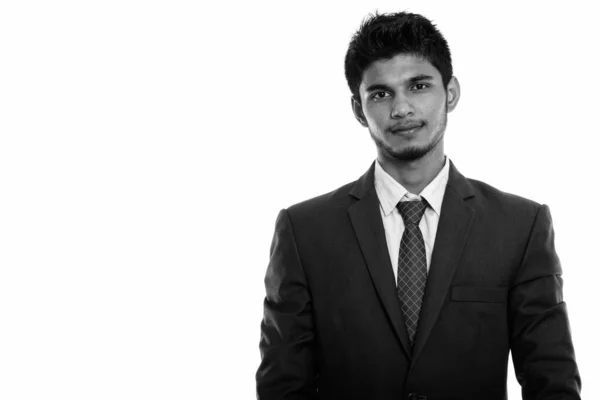 Studio záběr mladého pohledného indického podnikatele — Stock fotografie