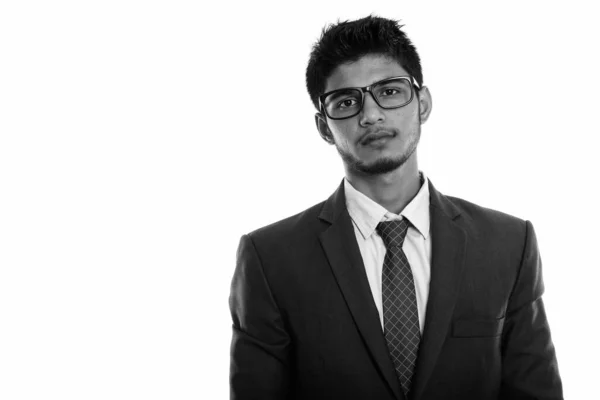 Studio shot de jeune homme d'affaires indien beau portant des lunettes — Photo