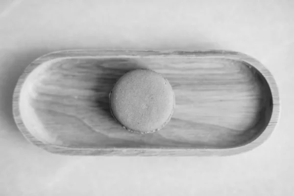 Macaroon Served On Tablee Shot in Black And White — Stock Photo, Image