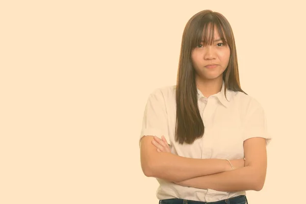 年轻可爱的亚洲少女看起来很生气 — 图库照片