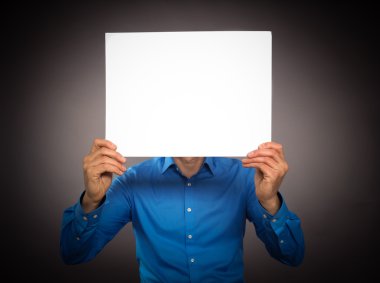 Beyaz işaretli bir iş adamı