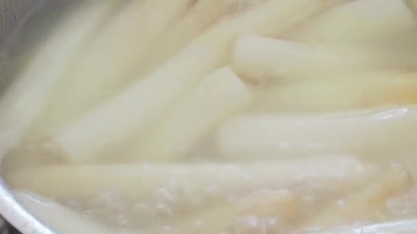 Asperges bouillantes, gros plan 