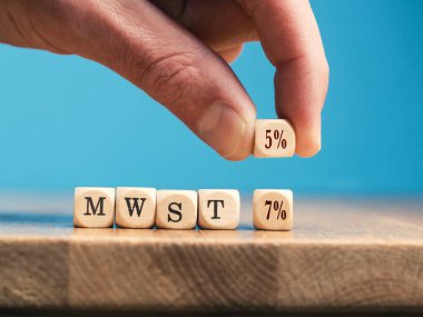 Bir işadamı% 7 vergiyle tahta küpü% 5 vergiyle takas ediyor. Almanya için ekonomik canlandırma paketi.